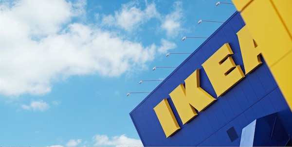 Homem troca códigos de barras e tenta comprar poltrona de 458€ por 10€ na IKEA de Matosinhos