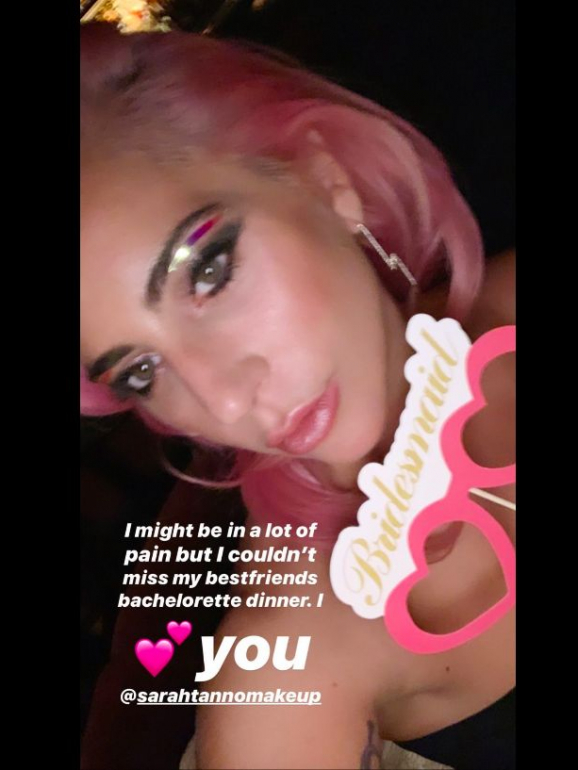 Na mesma semana em que cai do palco, Lady Gaga termina relação