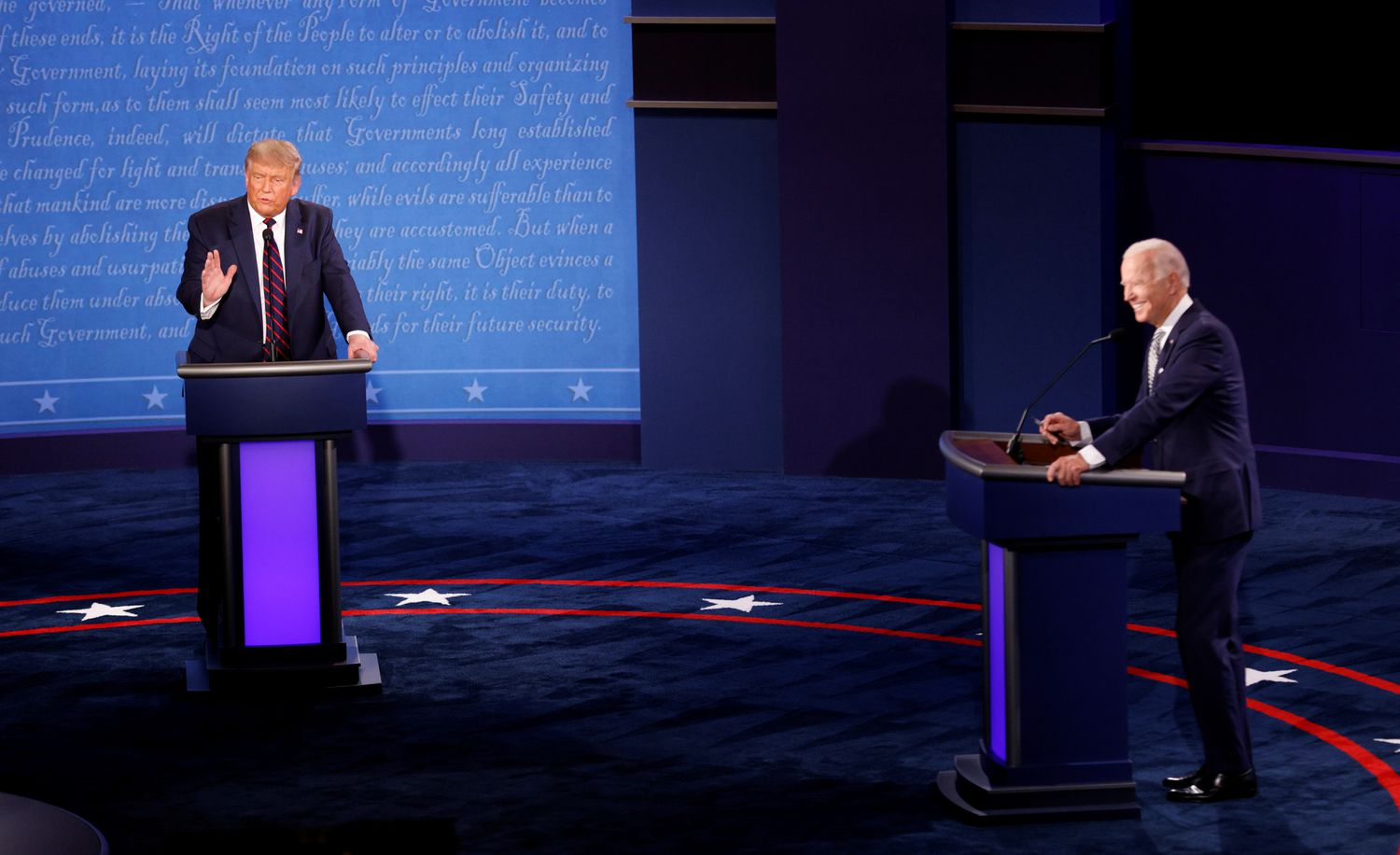 EUA. No primeiro debate, Joe Biden chamou “palhaço” e “mentiroso” a Trump antes de o mandar calar