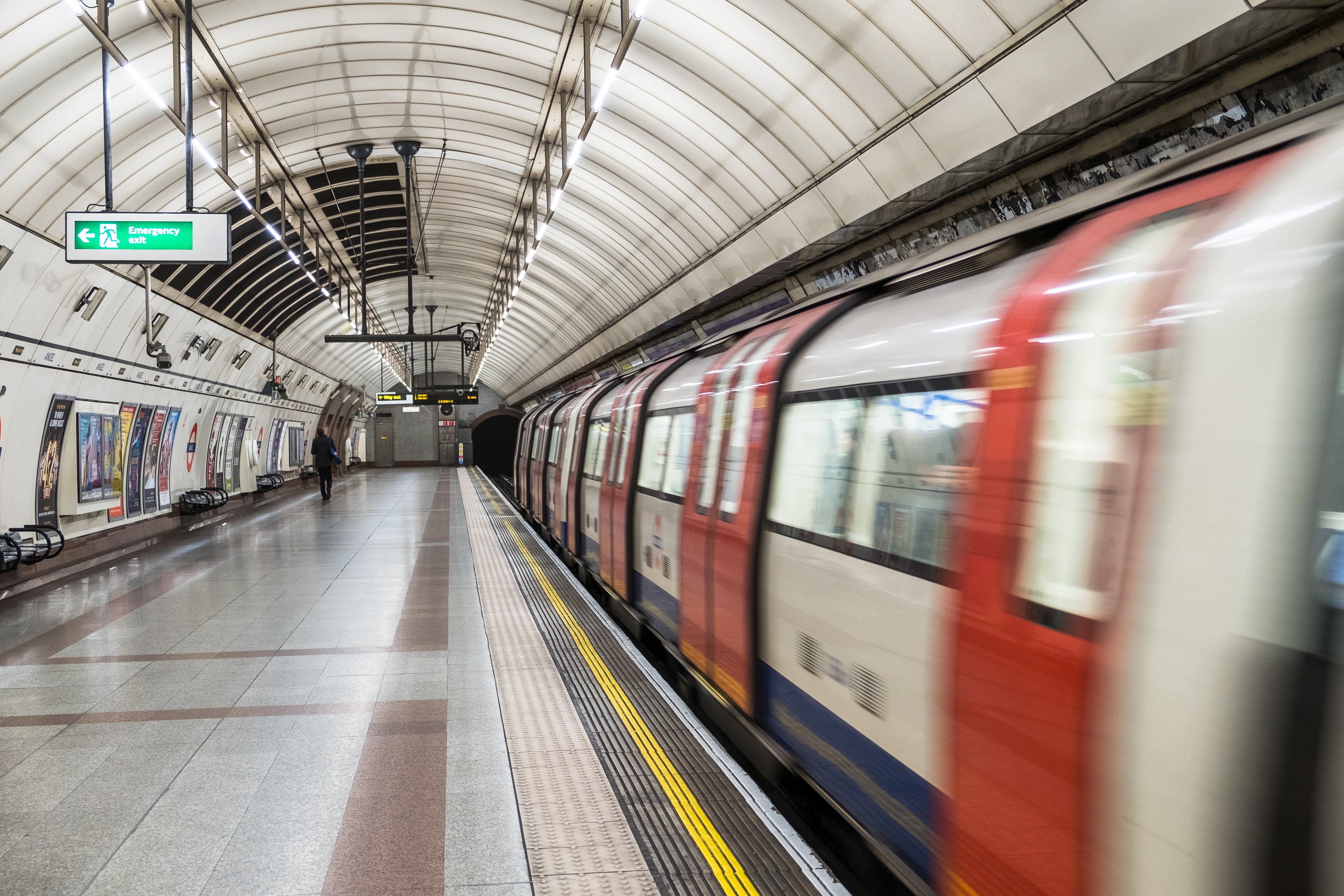 “É praticamente impossível garantir” uso obrigatório de máscara e que só entram 2/3 das pessoas no metro e comboios