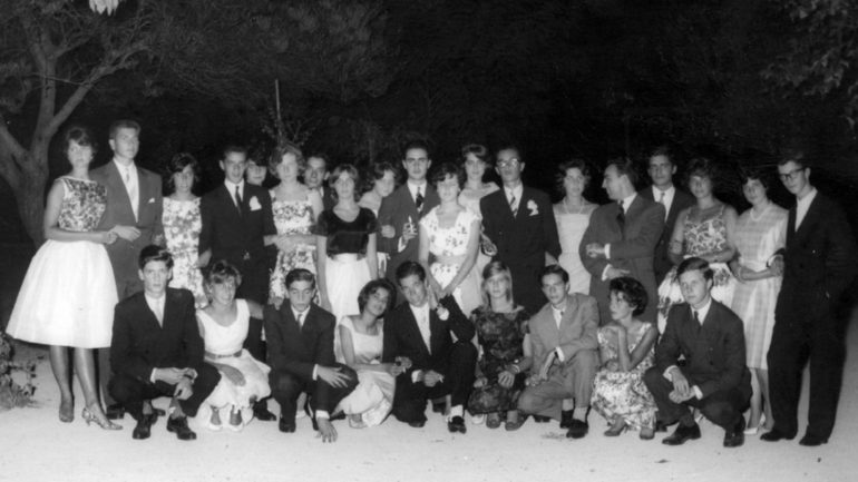 Festa do Clube da Parada, em 1959. Maria Filomena Mónica é a quarta em baixo, a contar da direita. 