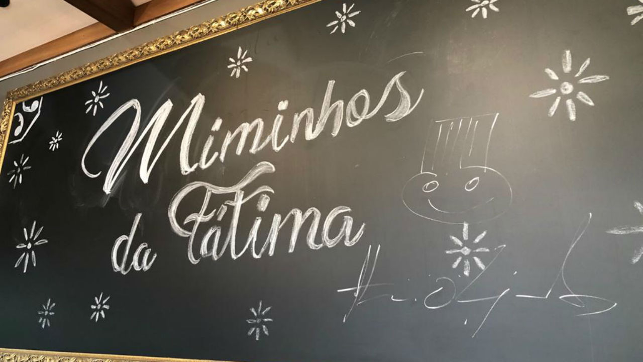 O quadro de giz veio substituir uma parede em tijoleira