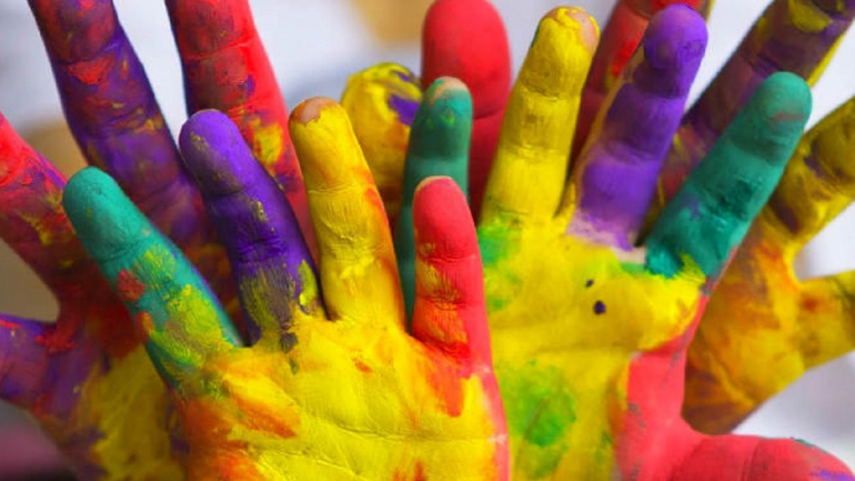 A exposição inclusiva que celebra a arte de quem sofre de doenças mentais ou deficiências