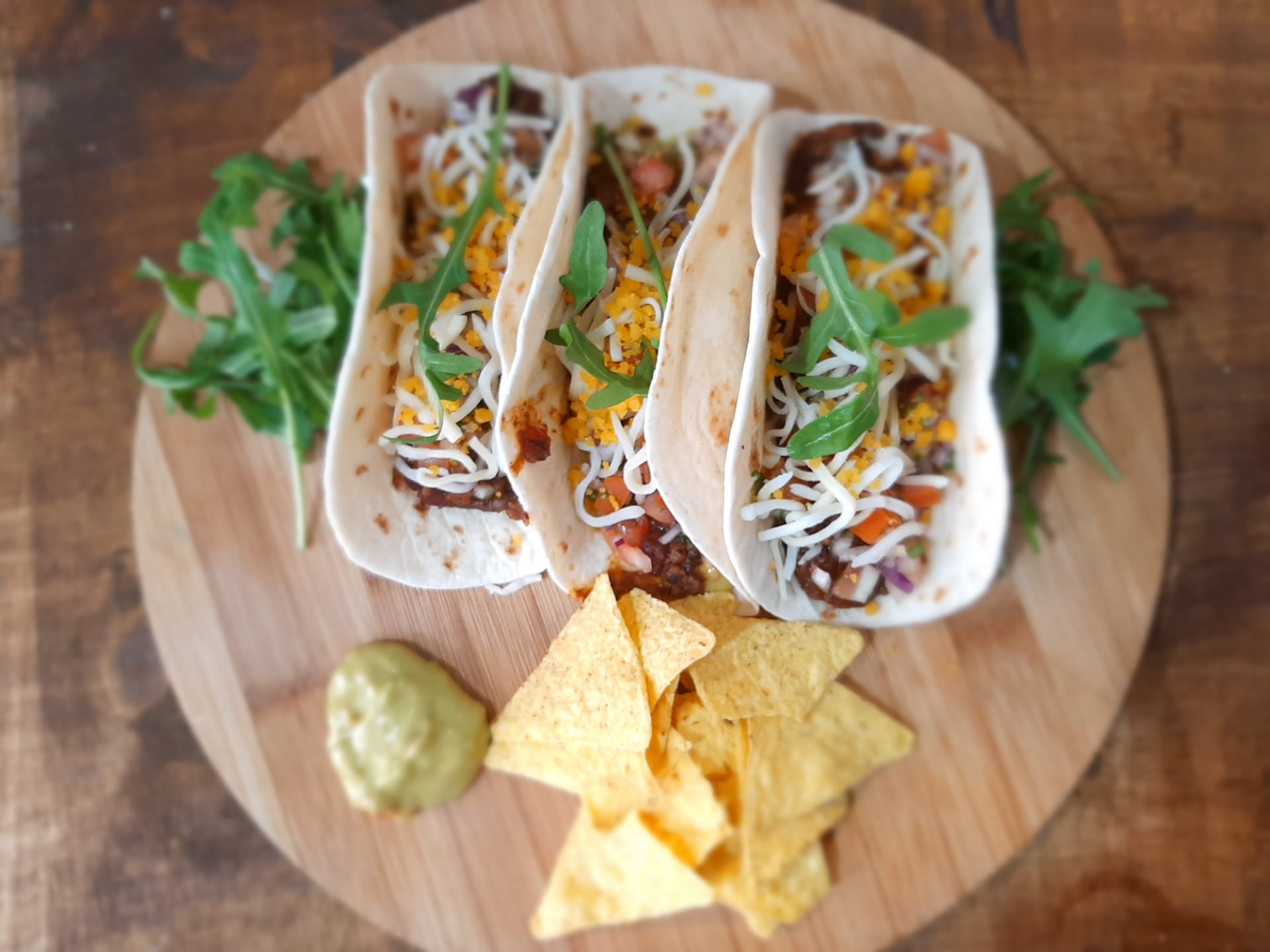 De Carcavelos para a Amadora, a comida mexicana chegou ao The Hood com festa e DJ