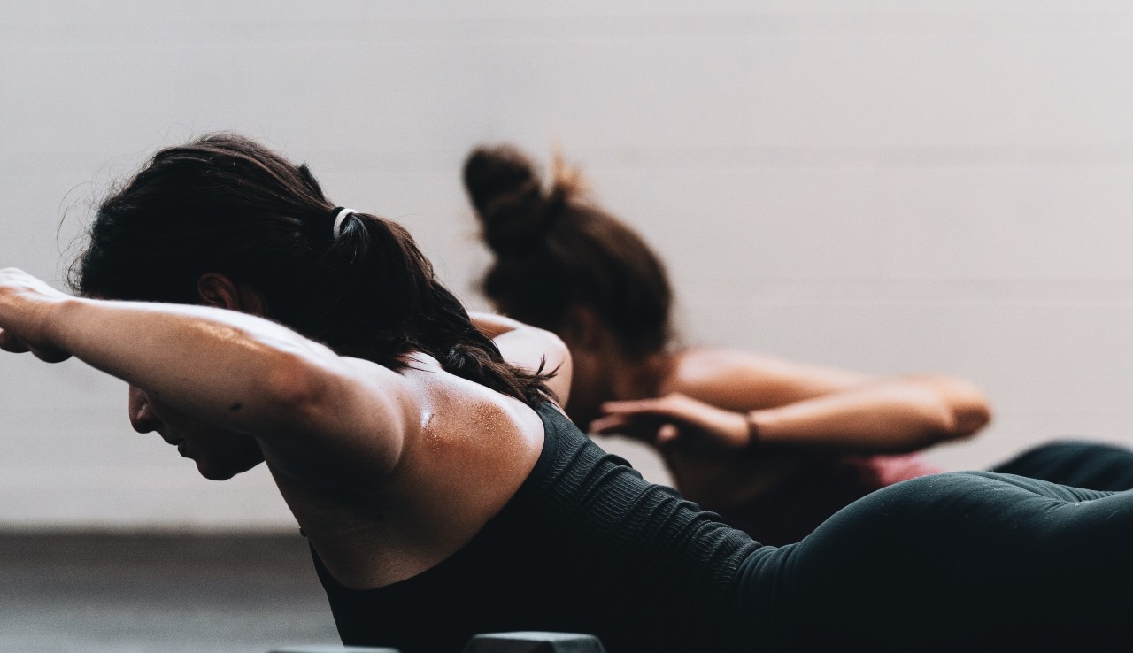 O treino perfeito para fazer em casa dura 10 minutos — e trabalha o corpo todo