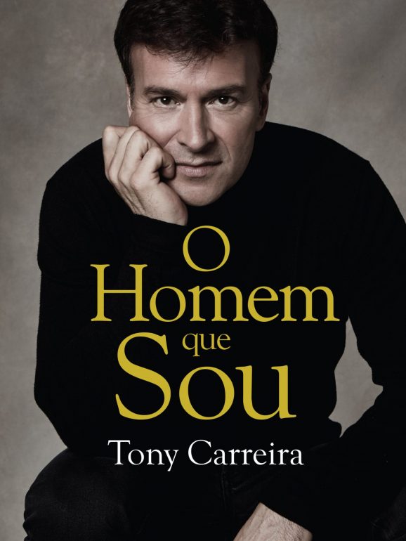 'O Homem Que Sou' é o livro de memórias de Tony Carreira, editado em maio pela Contraponto Editores (16,60€)