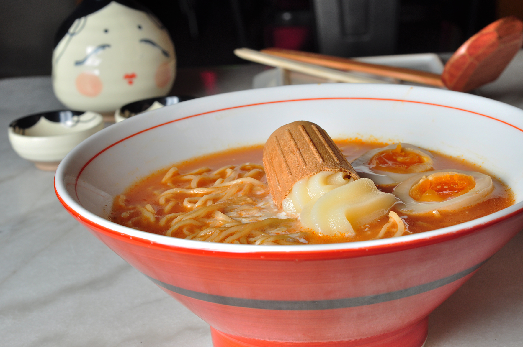 Adora ramen mas acha que está muito calor? E que tal caldo arrefecido com gelado?