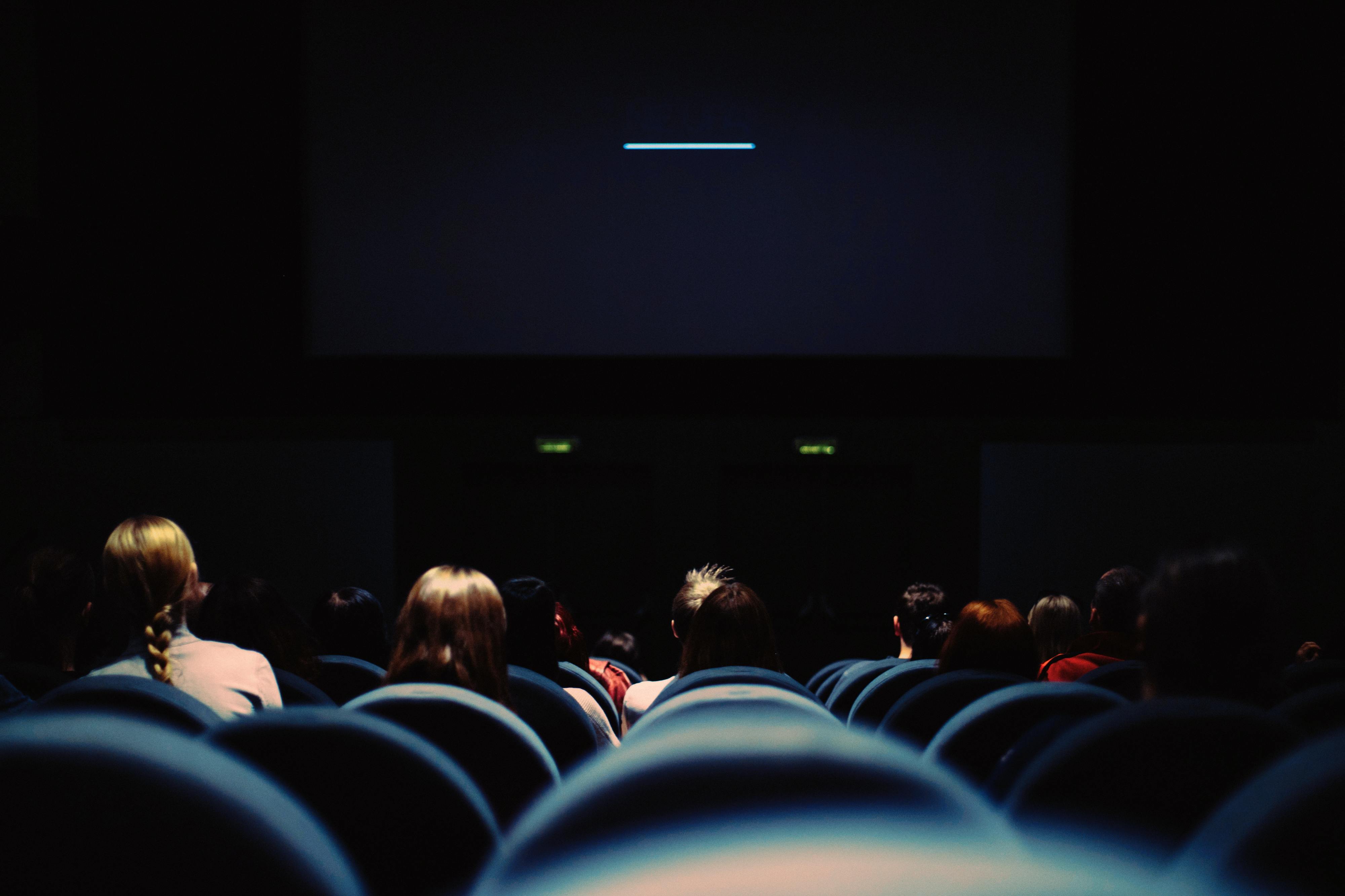 Distanciamento, máscara e bilhetes por via eletrónica. As orientações da DGS para a cultura