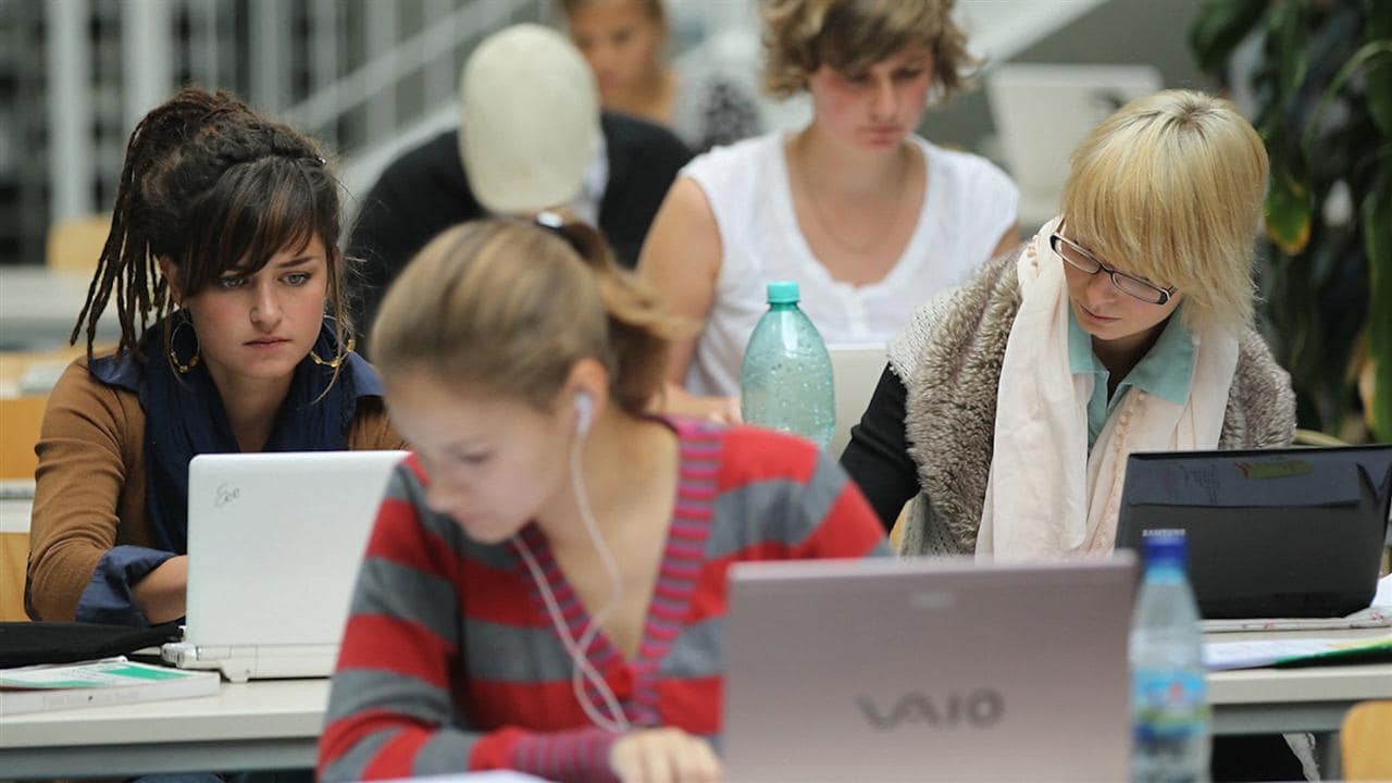 Editorial. 90% do meu curso universitário foi uma anedota