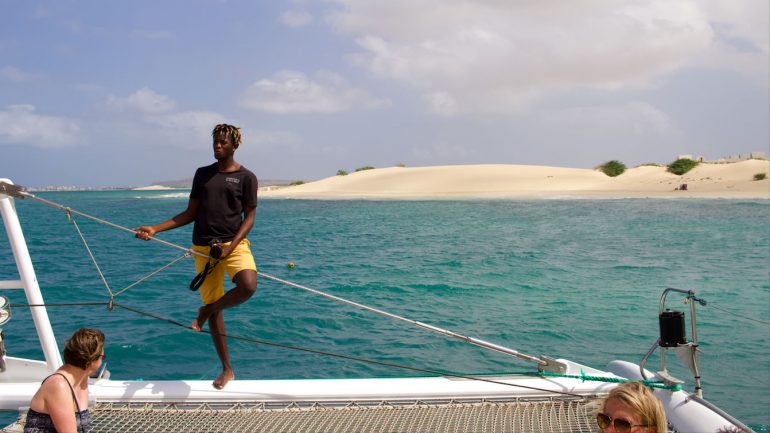 Keven Moreira tem 24 anos e é fotógrafo da empresa Sea Turtle Sailing Catamarans