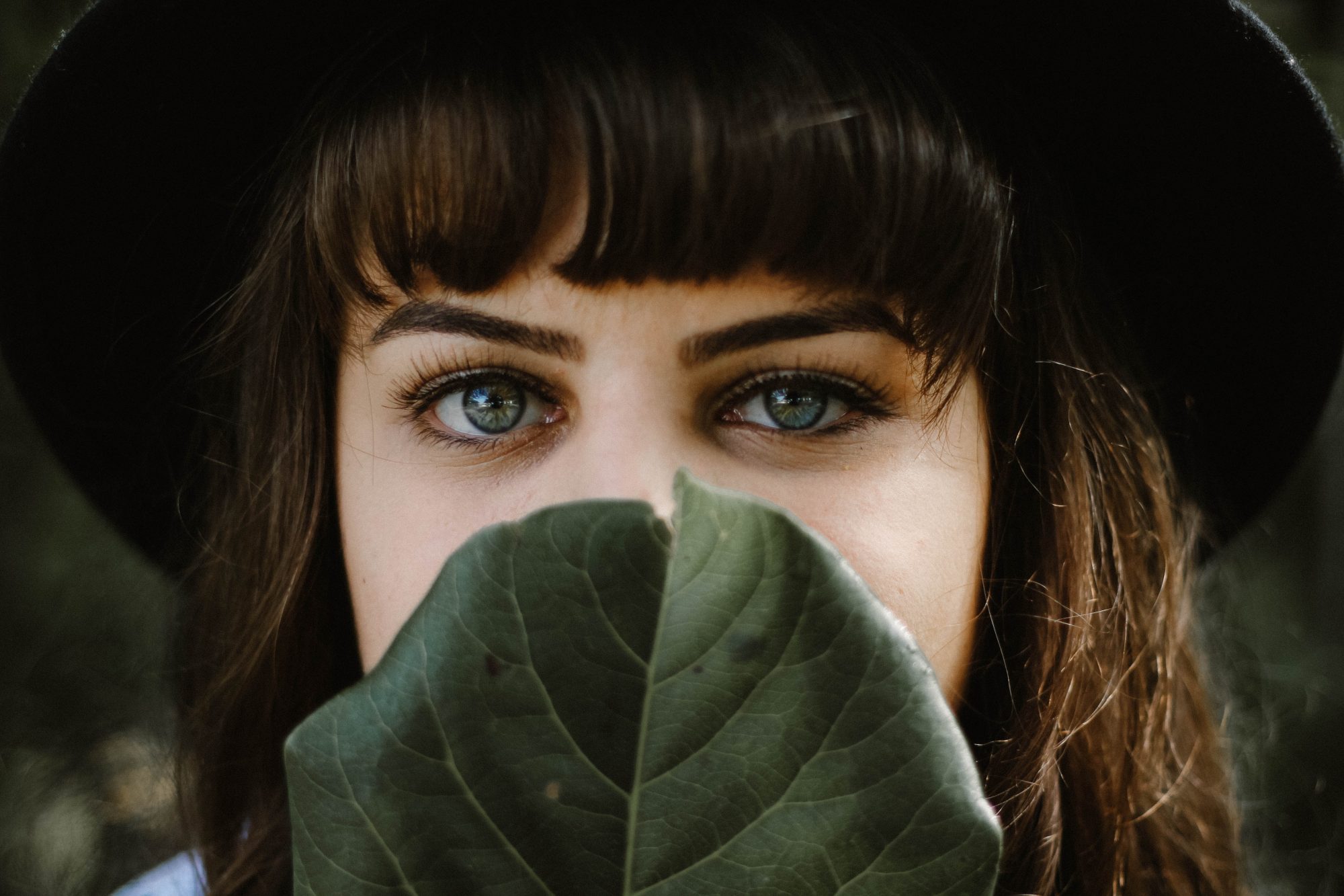 Ter franja revela instabilidade emocional? Faça este teste