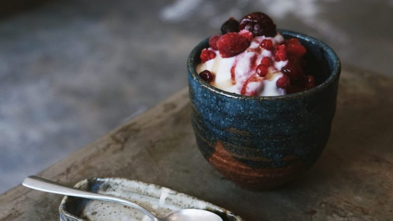 Os 11 snacks que as nutricionistas levam para o trabalho