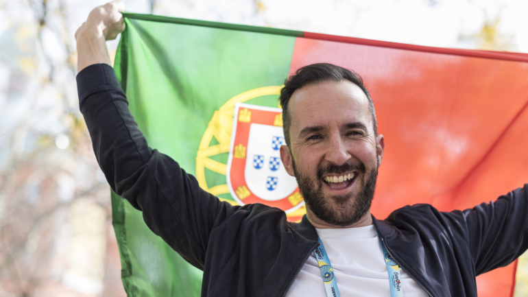 Até à adolescência, Tiago achava que mais ninguém gostava do Festival. Agora, faz parte de um grupo de fãs que reúne pessoas de 37 países