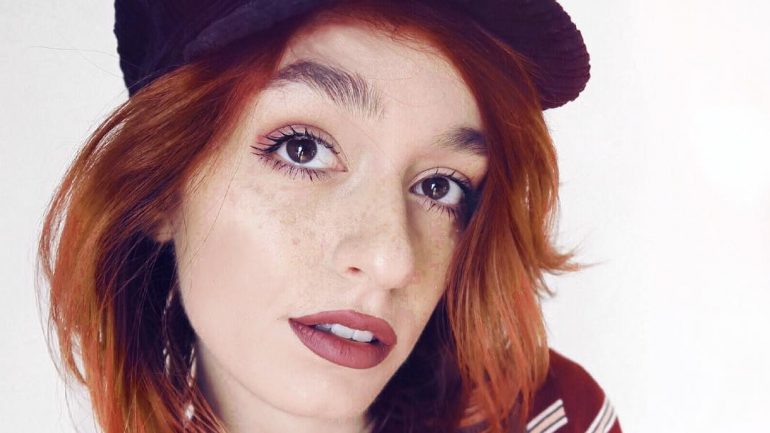 Sofia Silva, youtuber, mais conhecida como SofySGalaxy, já usa produtos de K-Beauty há 8 anos. 
