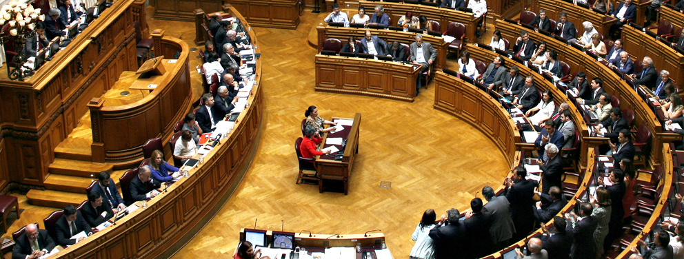 Eutanásia volta a ser discutida no Parlamento. Há três cenários possíveis sobre o futuro da lei
