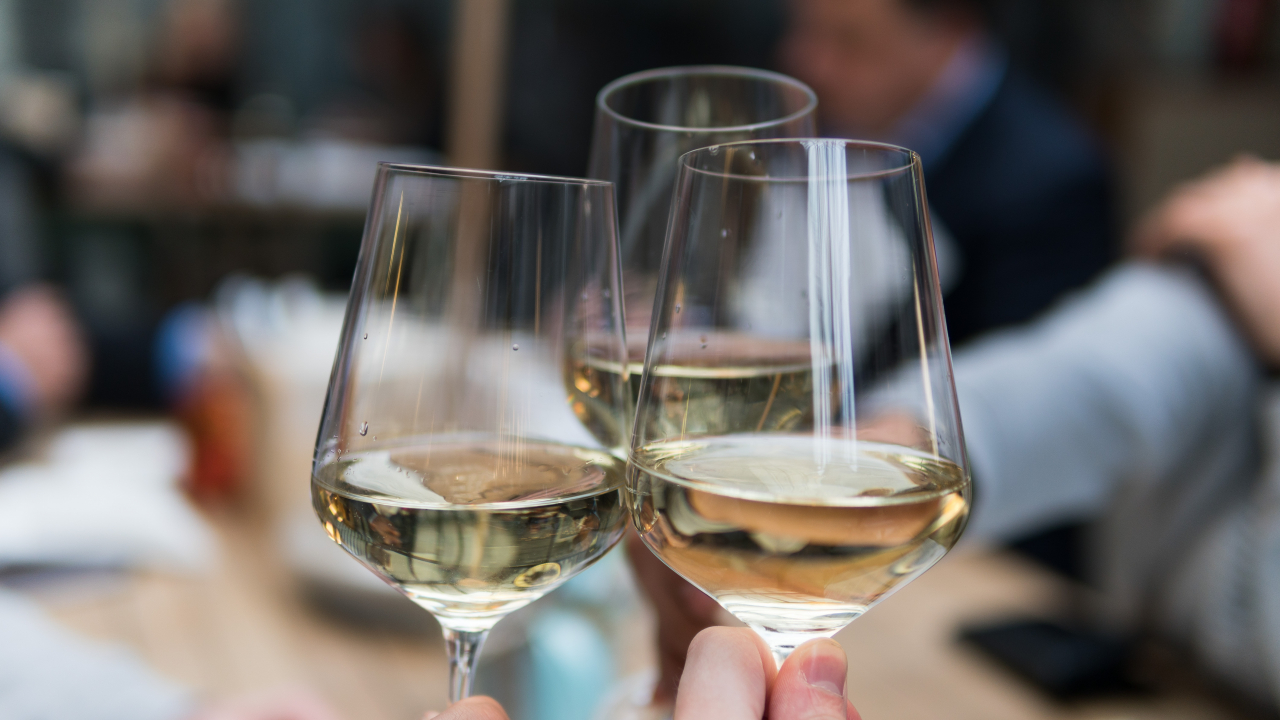 Vinhas do Cardido. O novo vinho verde que custa menos de 8€ e é perfeito para o verão
