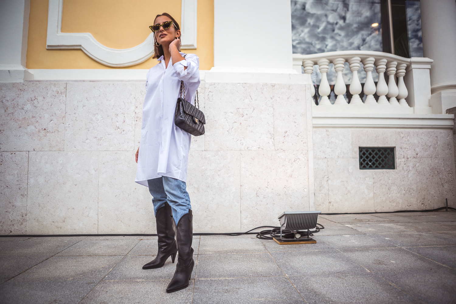 Street style. 19 fotos que provam que uma camisa branca pode ser o que basta para brilhar