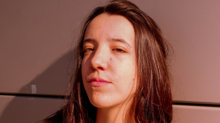 Inês Durão é a responsável pelo projeto Mãos à Obra — a iniciativa que promete limpar Portugal com vários jovens voluntários