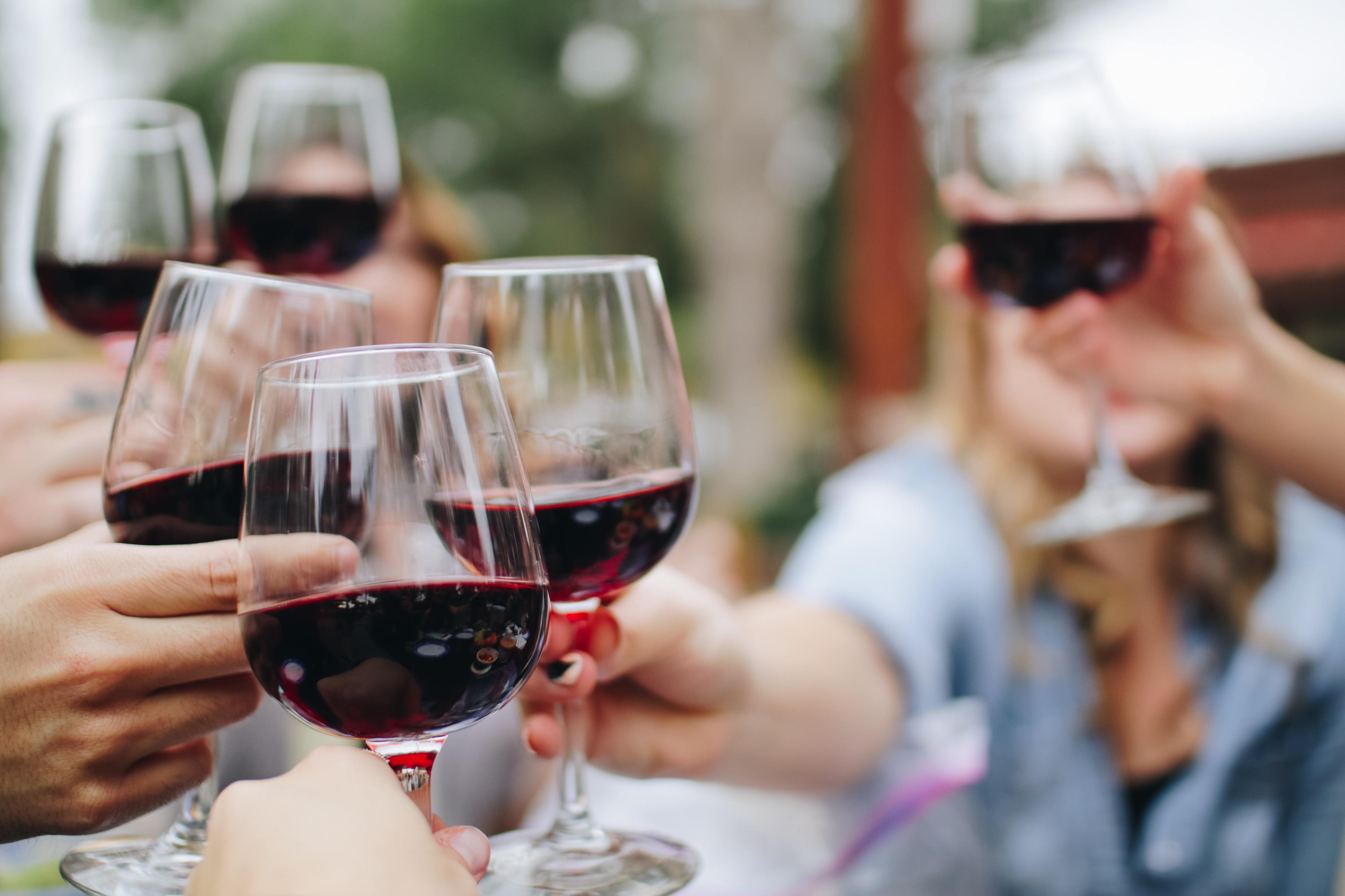 Do icónico Pêra-Manca aos vinhos de 3,99€, temos opções para todos as bolsas este Natal