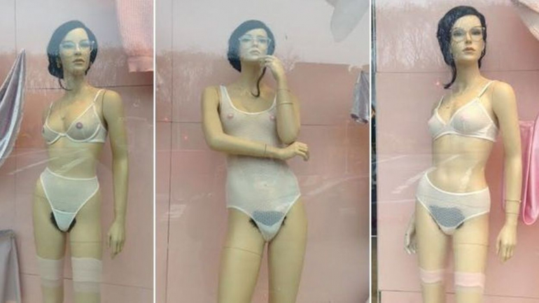 Em 2014, a marca American Apparel pôs as manequins de uma montra em Manhattan com pelos púbicos