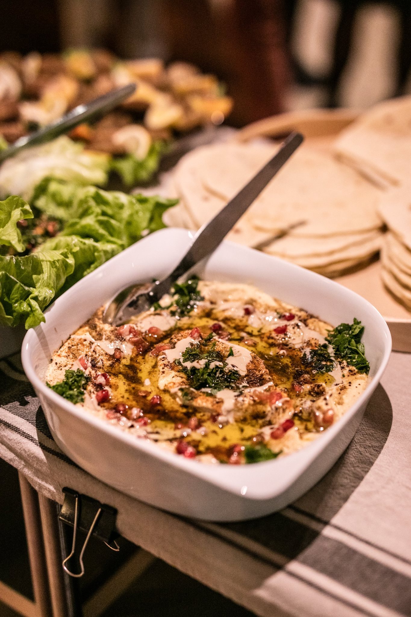 Abre em Lisboa o primeiro restaurante com comida da Eritreia e Etiópia — mas precisa da sua ajuda
