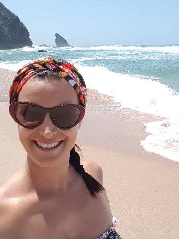 Na praia, a atriz gosta de ouvir o som do mar