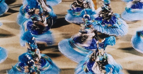 Este Carnaval abra a janela do computador e deixe entrar o samba