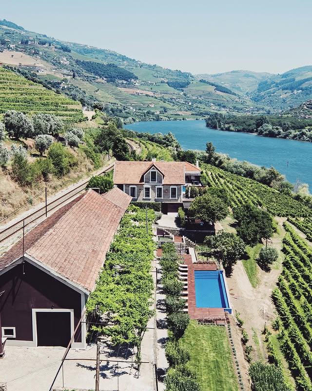 Quinta de São Bernardo – Winery & Farmhouse