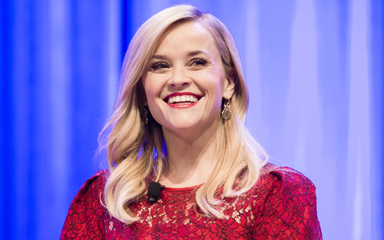  Reese Witherspoon estreia-se na literatura com um thriller arrebatador. Saiba tudo sobre “Antes de Desaparecer”