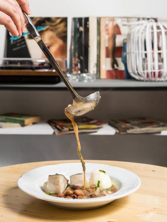 Sopa da pedra é típica do Ribatejo. Esta versão é feita com bacalhau
