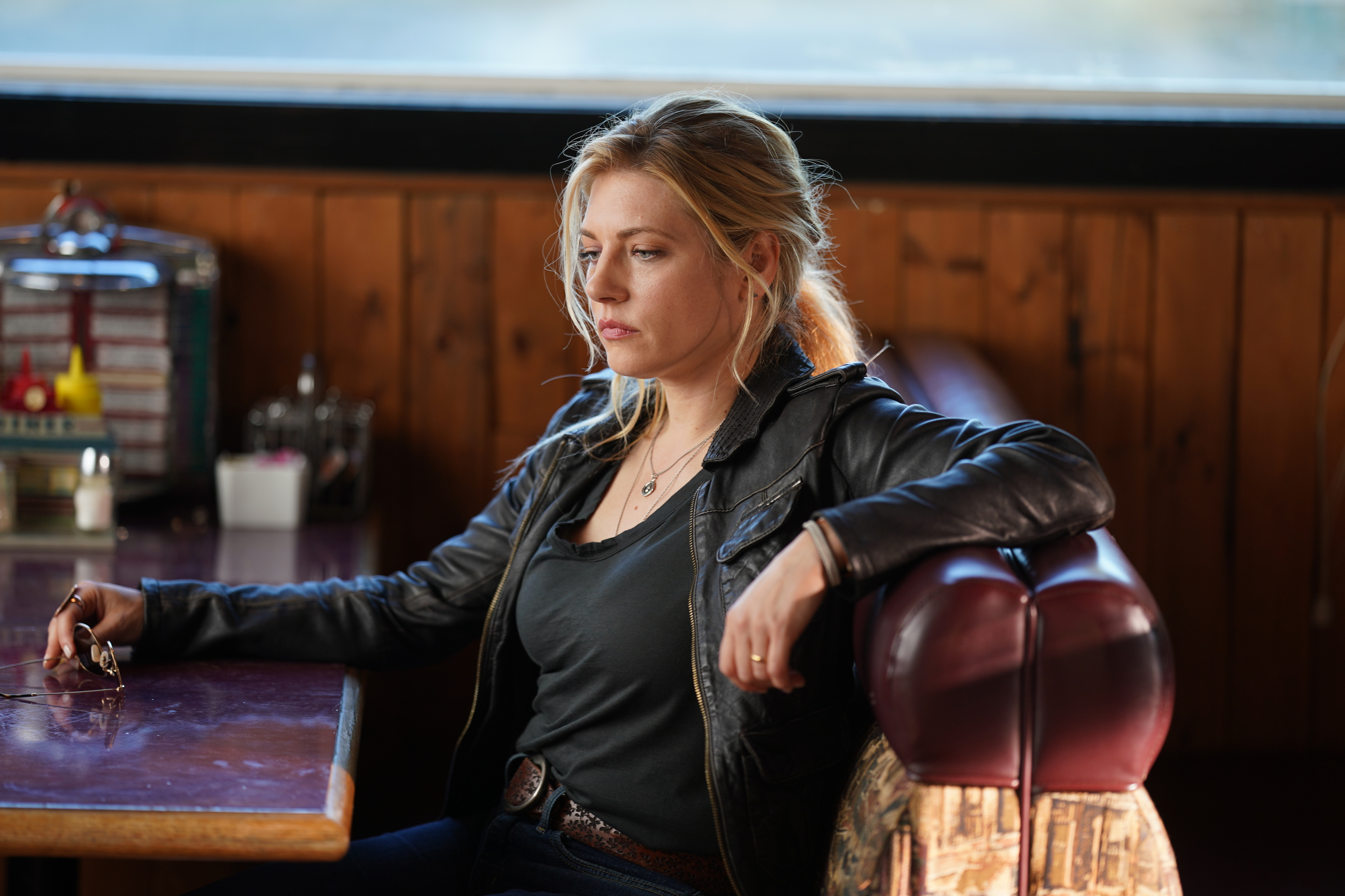 Katheryn Winnick. A Lagherta de “Vikings” é a protagonista do novo thriller da Disney+