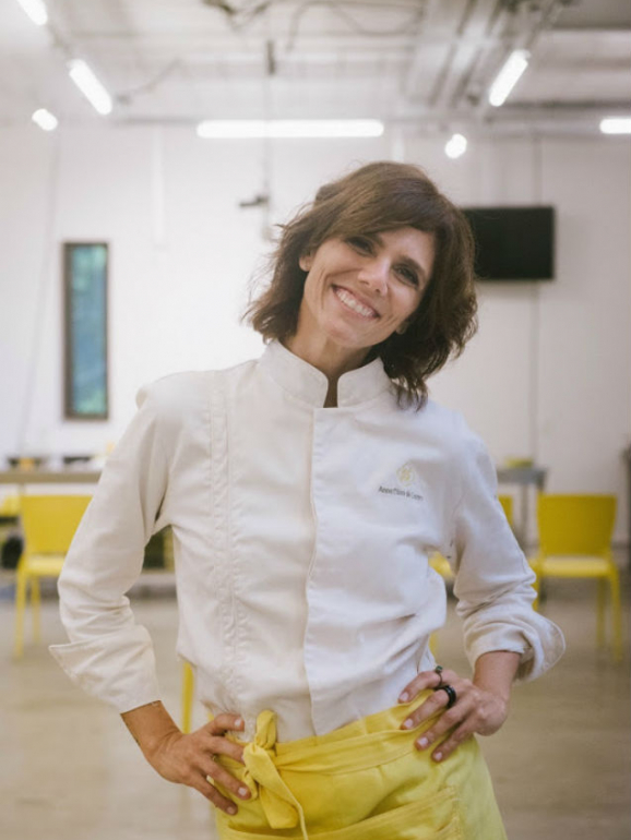 Anna Elisa de Casto escreveu o livro 'Sem Tempero Não Dá', sobre comida natural para o dia a dia