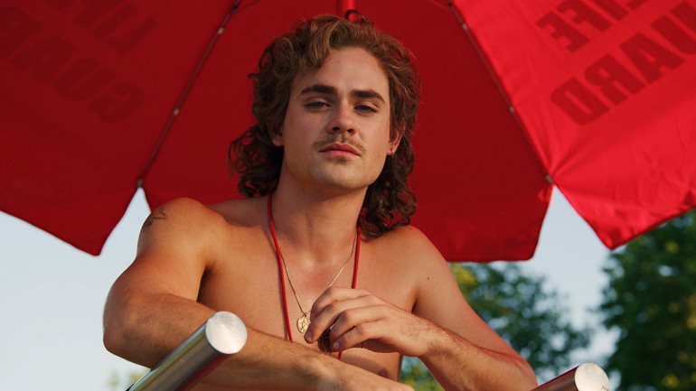 Dacre Montgomery tem 24 anos