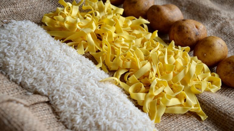 24 coisas que não sabe que o microondas faz (como impedir que a cebola faça chorar)