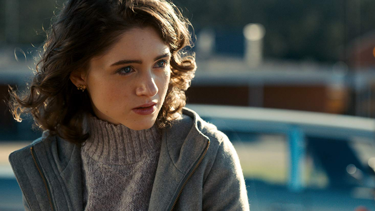 Robin está no último ano de liceu, mas Natalia Dyer já atingiu a maioridade