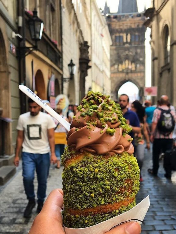 Na Cone and Cherry, as combinações são praticamente infinitas e podem ser feitas em gelados, iogurtes, crepes, waffles e panquecas 