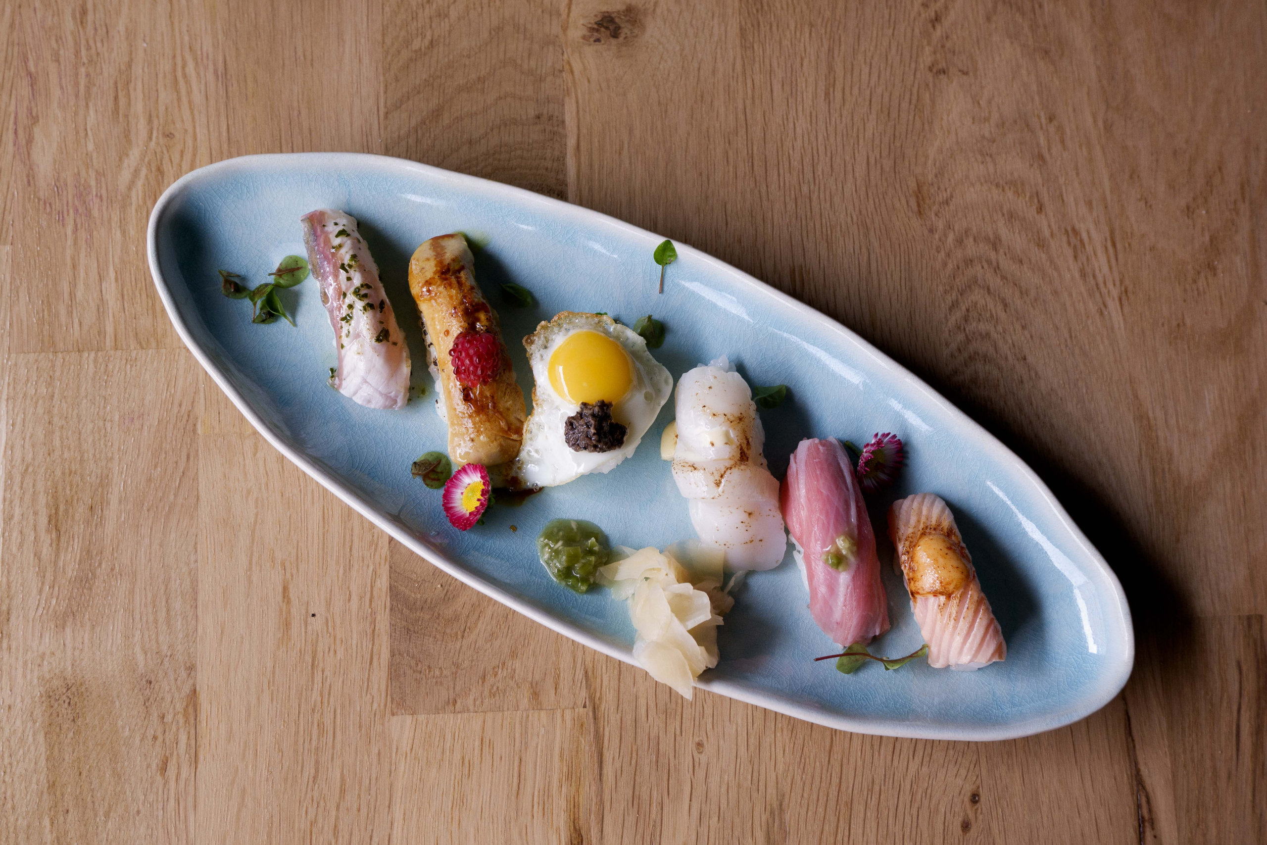 Shun. Neste restaurante o sushi é feito peça a peça e em frente ao cliente
