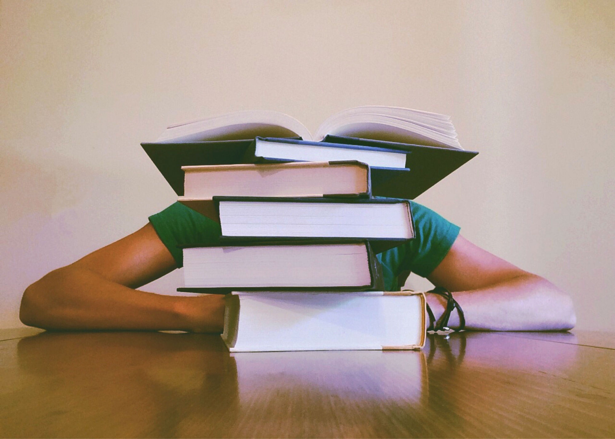 “Só pedi ajuda quando comecei a pensar se valia a pena viver”. Histórias de estudantes que chegaram à exaustão
