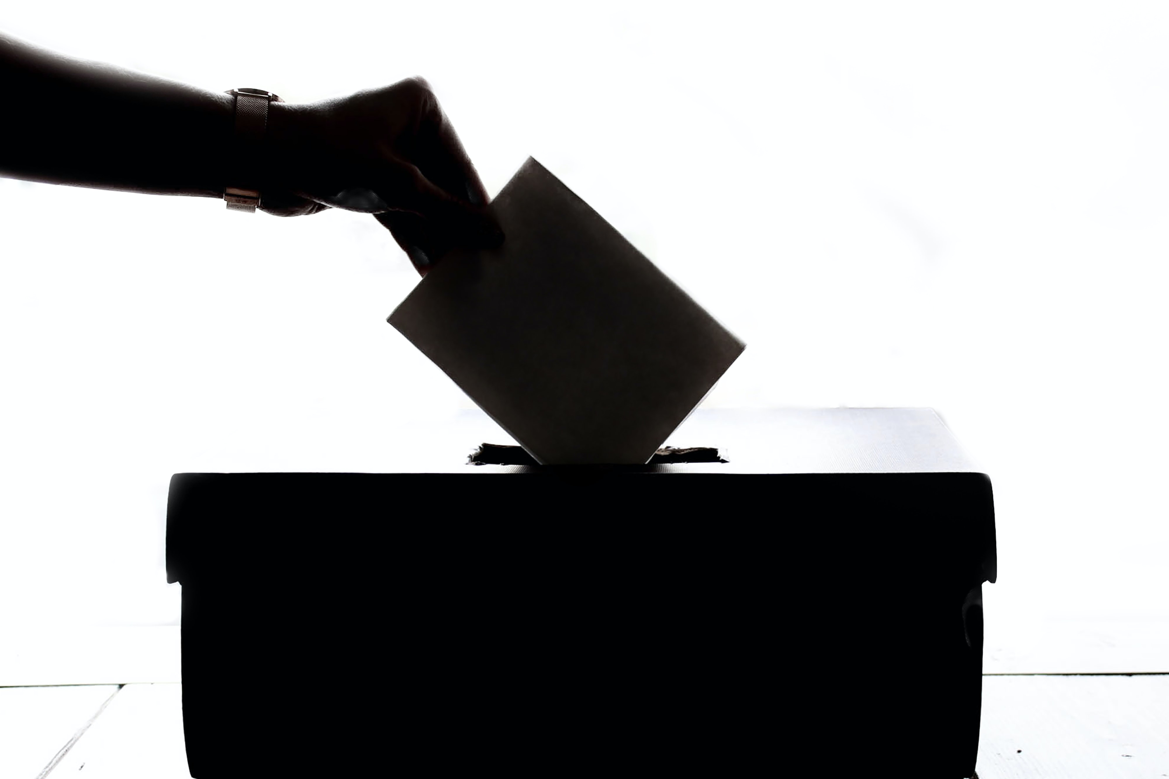 Legislativas espanholas. PP vence eleições, VOX perde votos e deputados – e não há maioria absoluta à vista