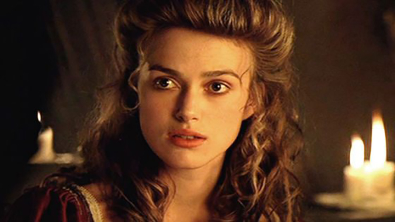 Keira Knightley como Elizabeth Swann no filme 'Os Piratas das Caraíbas'