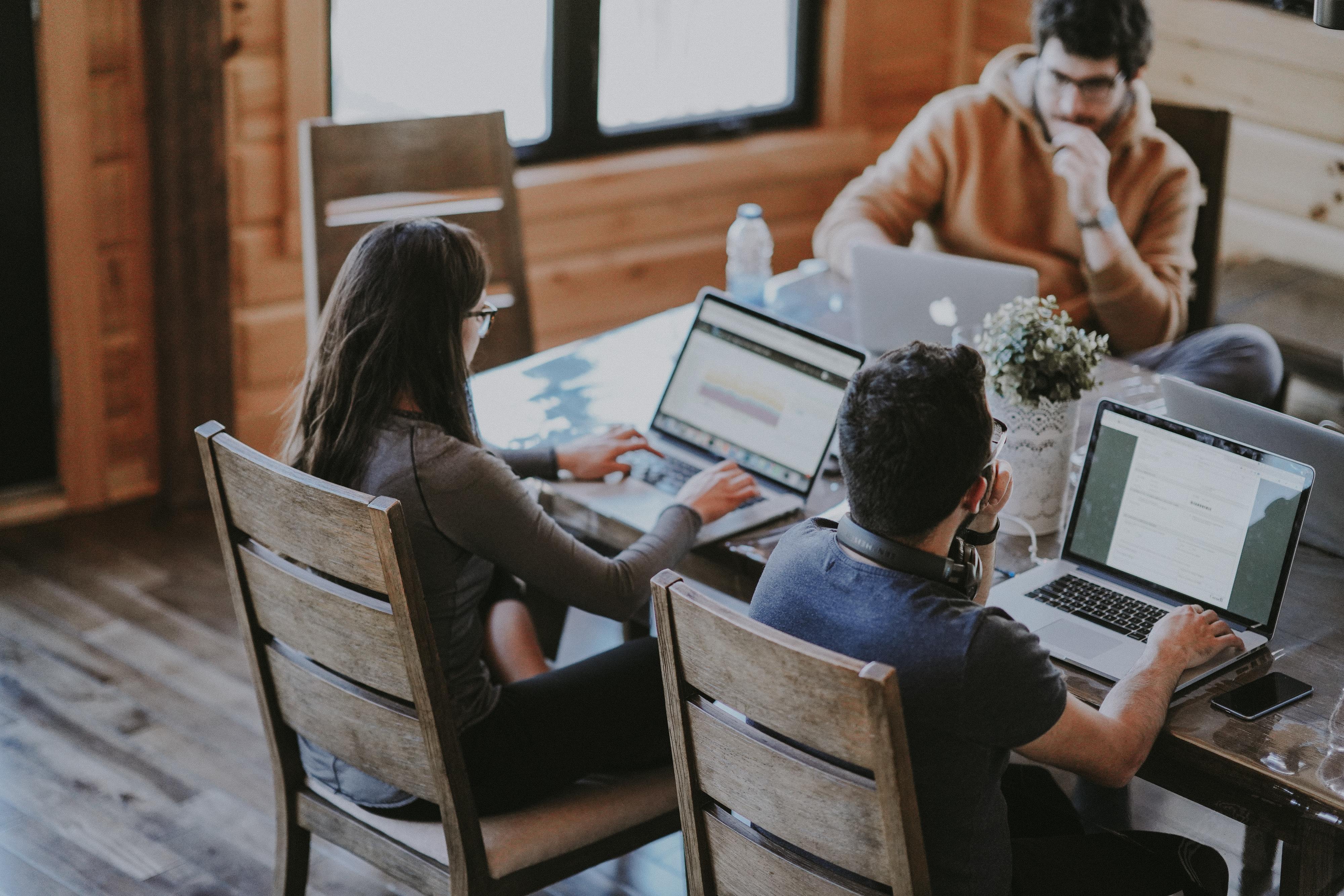 É assim que reage cada signo no regresso ao trabalho. É dos produtivos ou prefere as férias?
