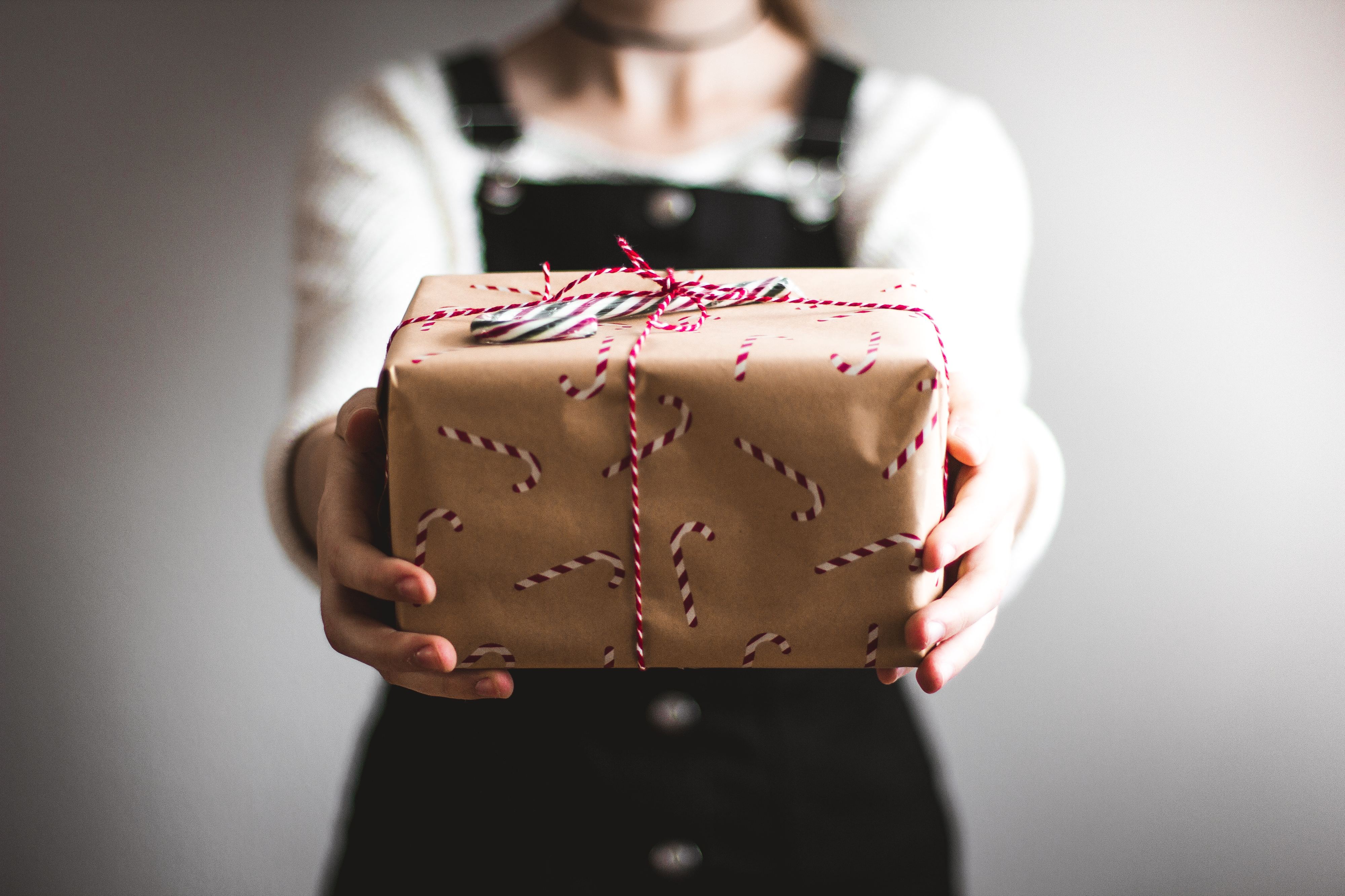 Sem ideias para o amigo secreto? Sephora sugere presentes consoante o perfil