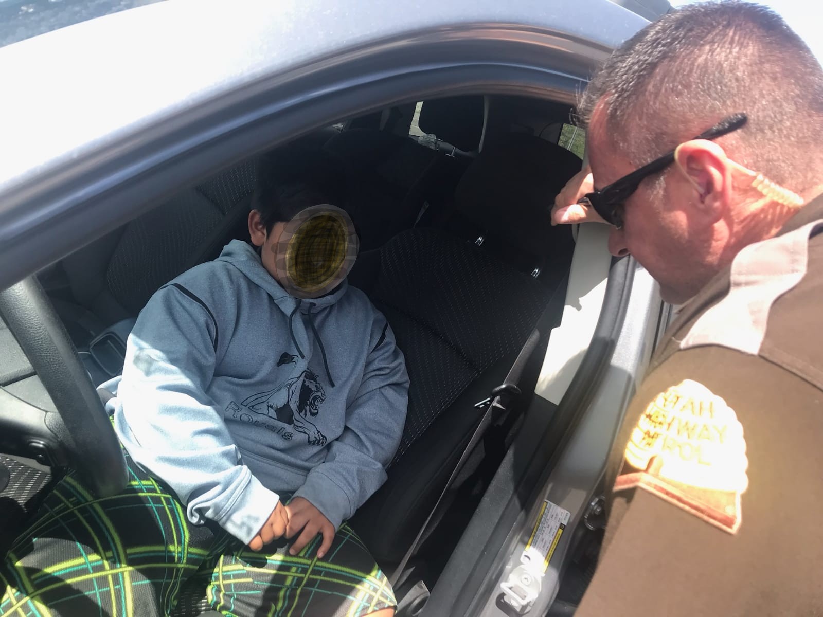 Com apenas 5 anos, Adrian leva carro dos pais e três dolares para ir comprar um Lamborghini