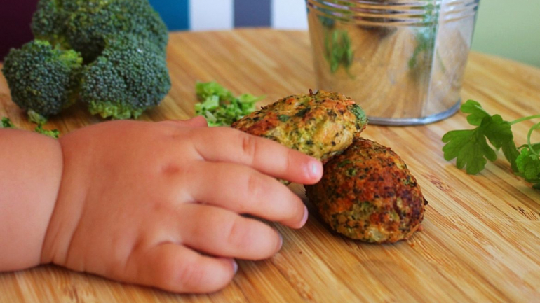 Pizza de couve flor e bolachas sem manteiga. Os truques para pôr os miúdos a comer saudável