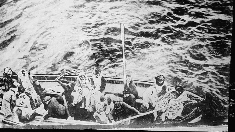 Dos binóculos desaparecidos aos cães resgatados. 12 curiosidades sobre Titanic