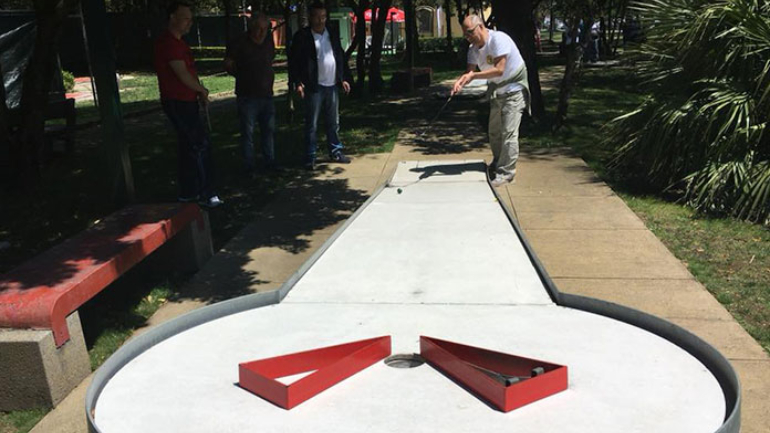 Há torneios a decorrer no Clube Minigolfe do Porto com entrada livre 