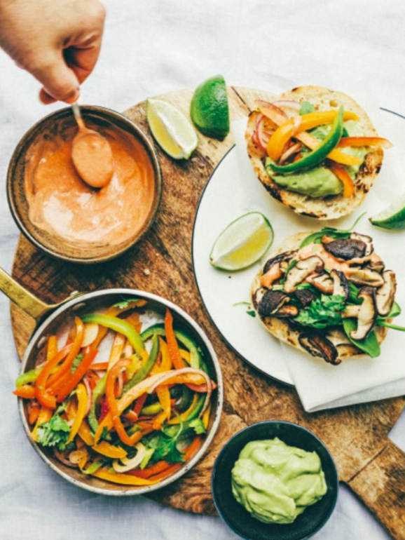 3 receitas de hambúrgueres vegetarianos (de 3 regiões diferentes do mundo)
