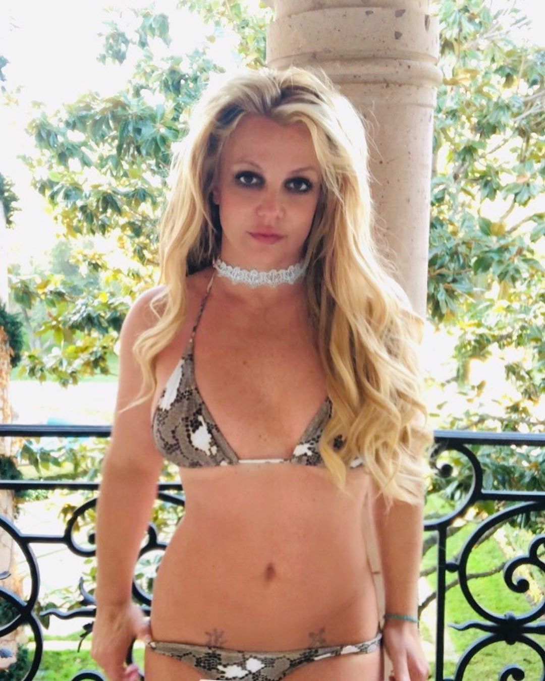 Britney Spears parte o pé a dançar e publica vídeo do momento