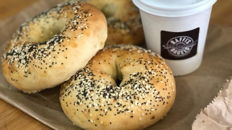 Os bagels podem ser recheados com Nutella, mas também com compota, queijo-creme ou manteiga