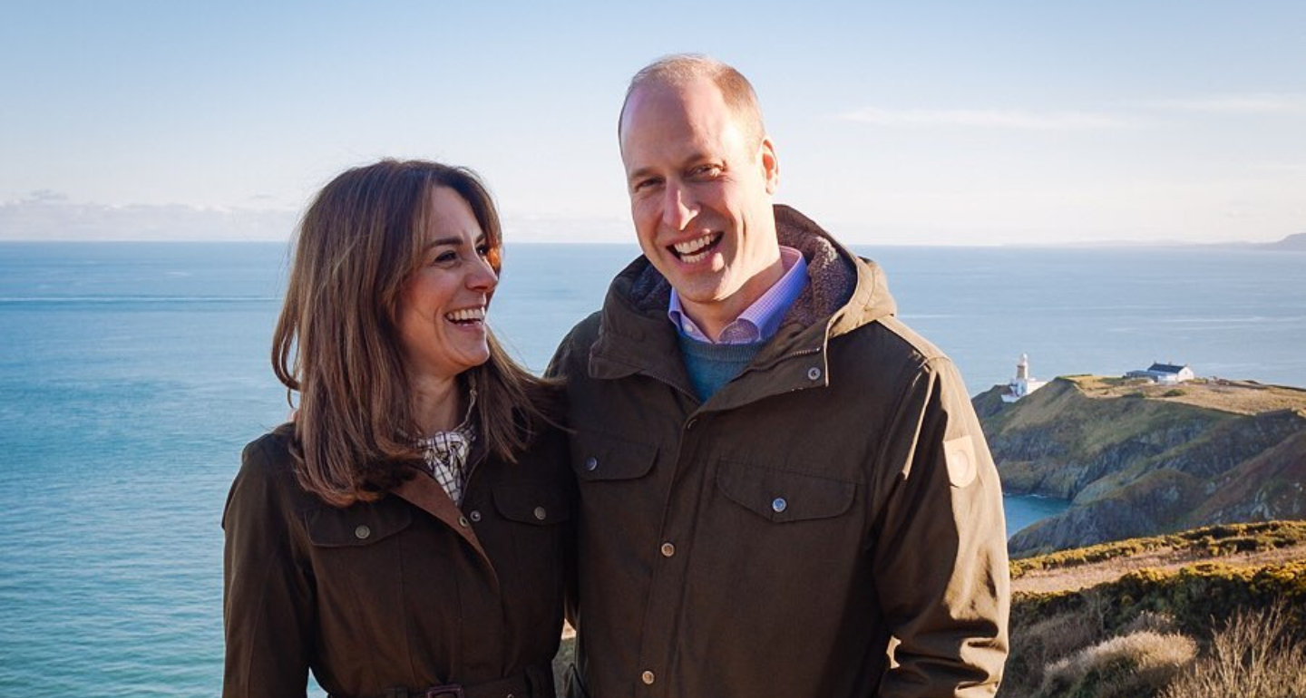 Machados, elásticos para o cabelo e carpetes. Os presentes mais estranhos oferecidos a William e Kate
